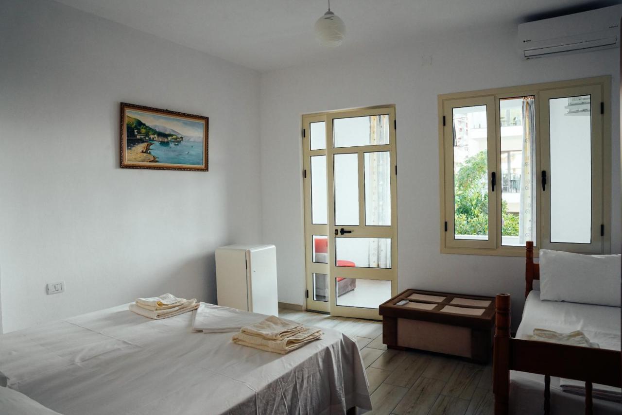 Rei'S Place Vlore Exterior photo