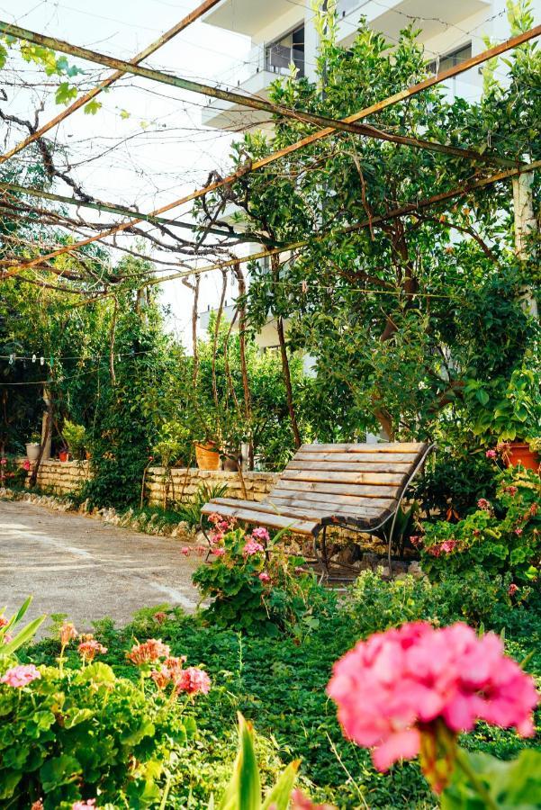 Rei'S Place Vlore Exterior photo