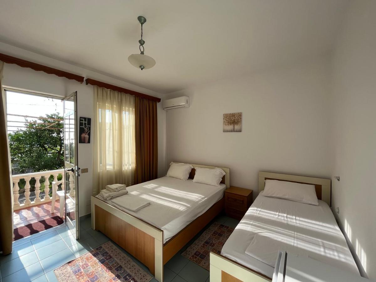 Rei'S Place Vlore Exterior photo