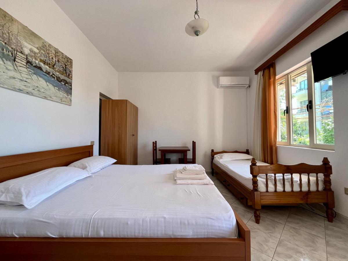 Rei'S Place Vlore Exterior photo
