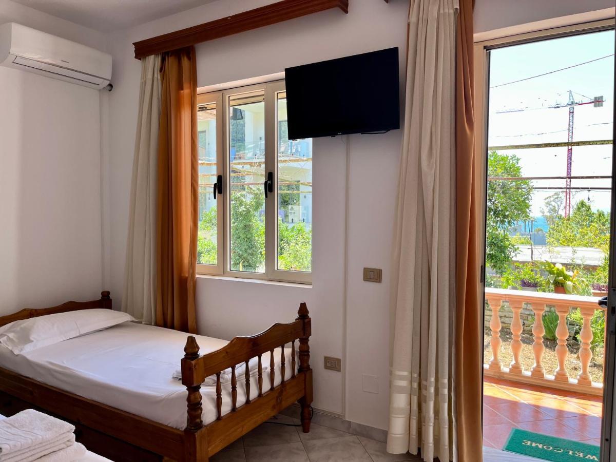 Rei'S Place Vlore Exterior photo