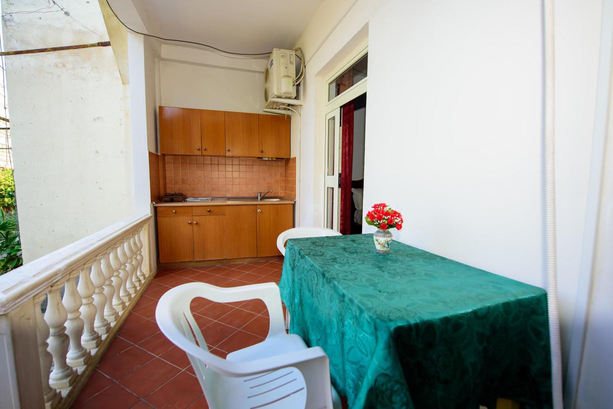 Rei'S Place Vlore Exterior photo