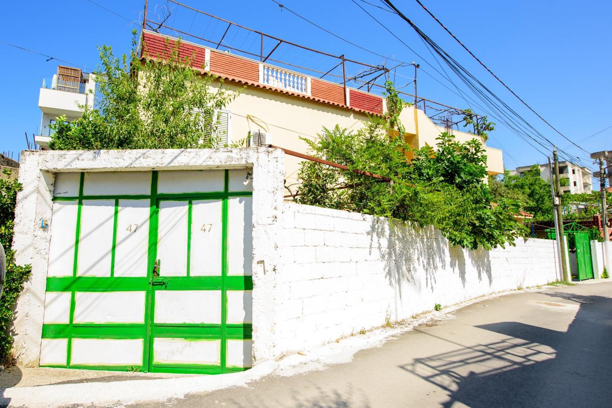 Rei'S Place Vlore Exterior photo